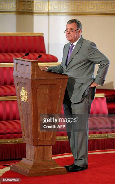 Sports commentator Clive Tyldesley addresses an audience in the Ballroom of Buckingham Palace at an event prior to a football match to mark the...