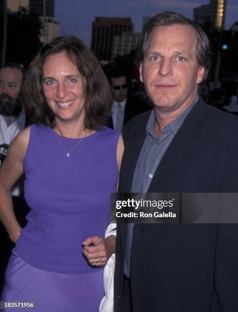 Lucy Fisher and Doug Wick attend the premiere of "Hollow Man" on August 2, 2000 at Mann Village Theater in Westwood, California.