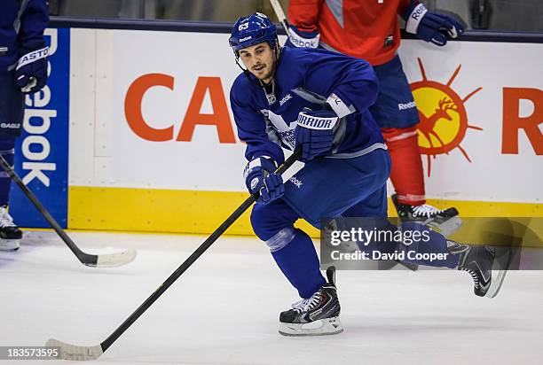 Toronto Maple Leafs center Dave Bolland works out at Practice at the Air Canada Centre in Toronto, October 7, 2013.