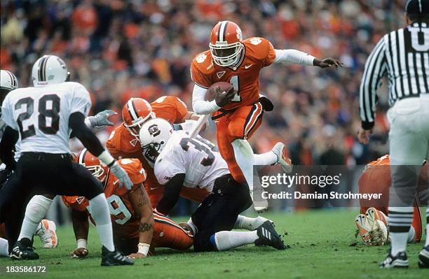 Clemson QB Woody Dantzler in action vs South Carolina at Memorial Stadium. Clemson, SC CREDIT: Damian Strohmeyer