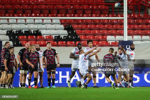 Bristol's Welsh fly-half Callum Sheedy scores a drop goal to win the game during the European Champions Cup Pool 1 rugby union match between Bristol...