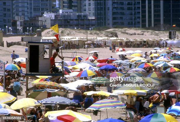 File photo taken of a summer in playa Brava in Punta del Este, 140 km East of Montevideo, Uruguay. Fotografía sin fecha precisa de la playa Brava en...