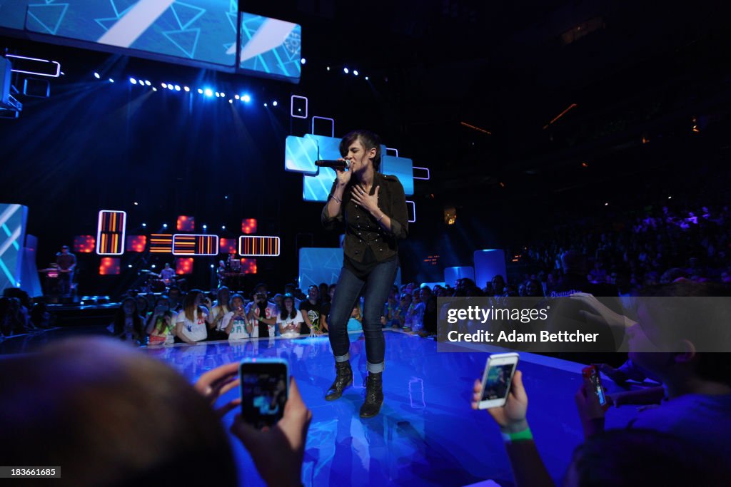 We Day Minnesota With Carly Rae Jepsen, Bridgit Mendler, And The Jonas Brothers