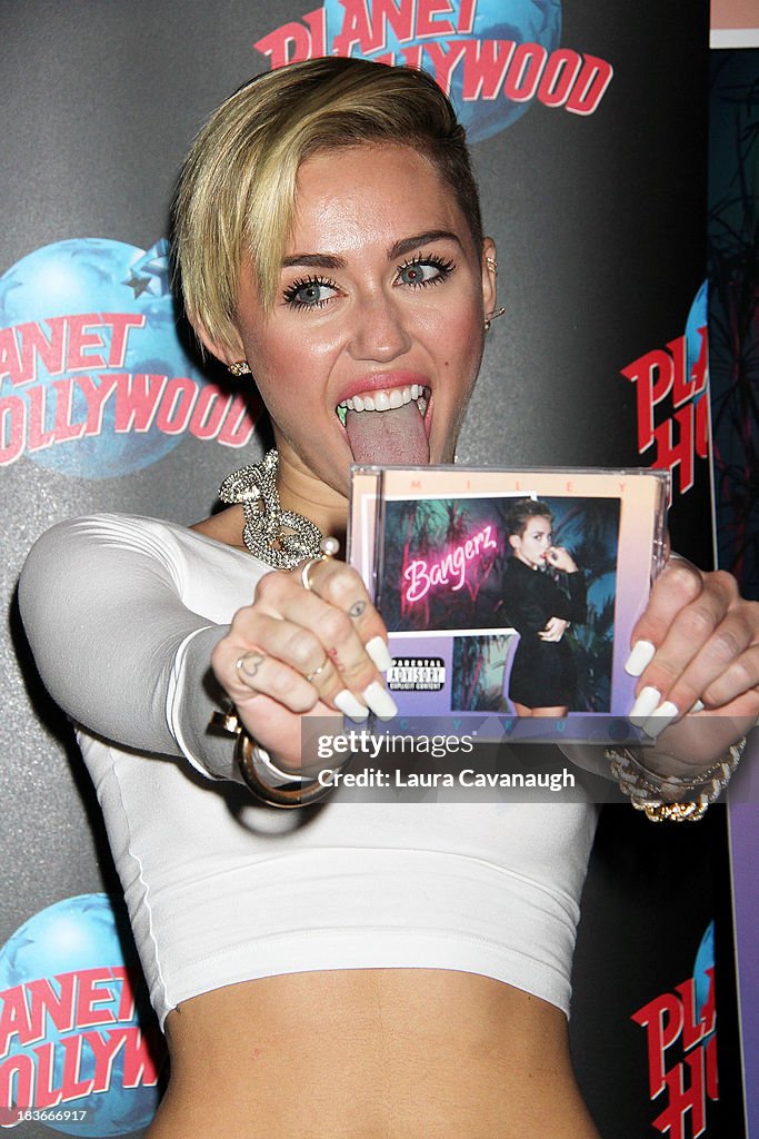 Miley Cyrus "Bangerz" Record Release Signing