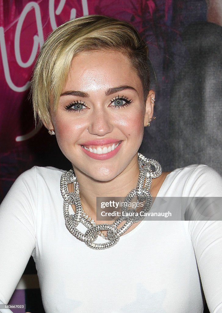 Miley Cyrus "Bangerz" Record Release Signing