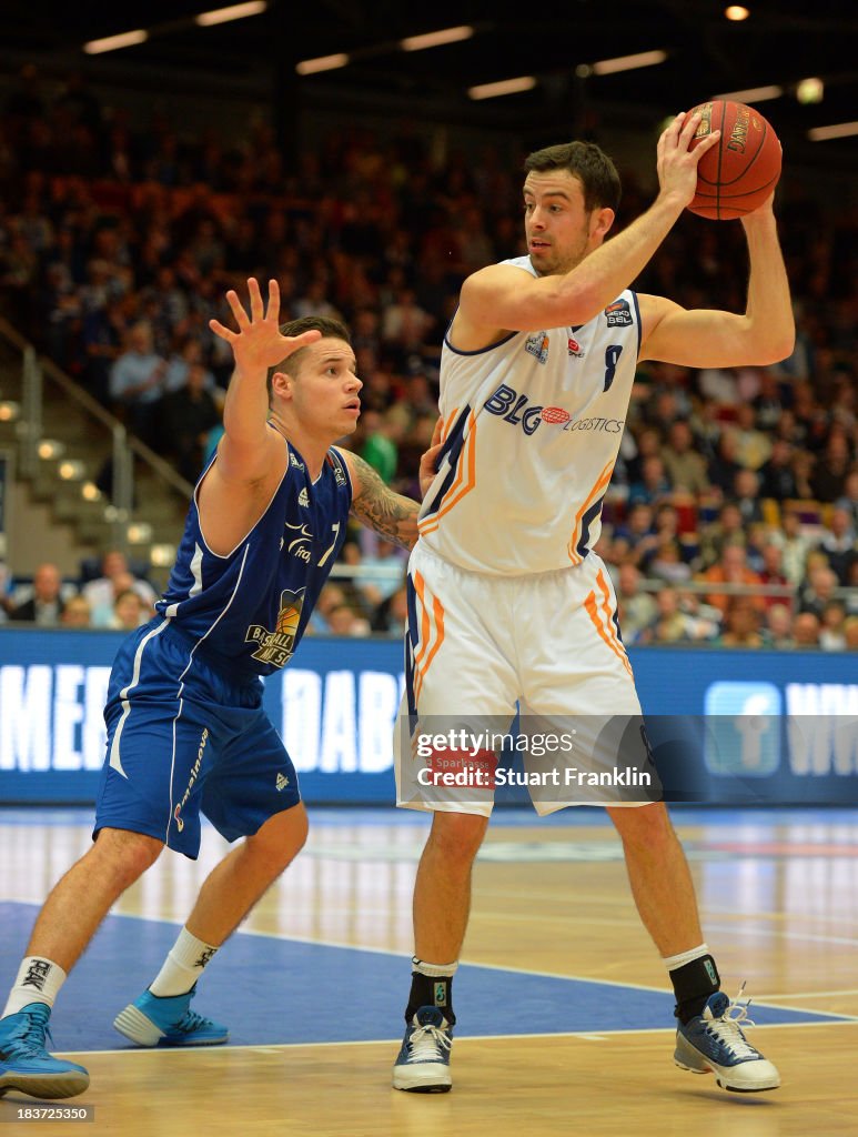 Eisbaeren Bremerhaven v Fraport Skyliners - BBL