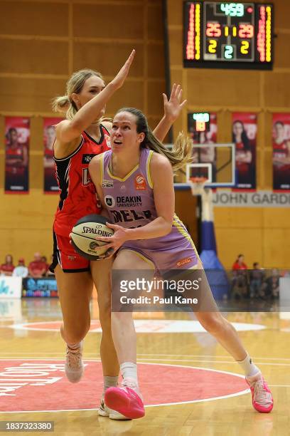 Keely Froling of the Boomers drives to the basket during the WNBL match between Perth Lynx and Melbourne Boomers at Bendat Basketball Stadium, on...
