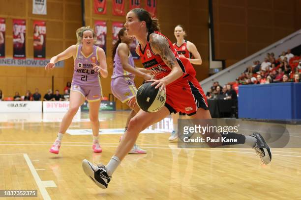 Anneli Maley of the Lynx drives to the key during the WNBL match between Perth Lynx and Melbourne Boomers at Bendat Basketball Stadium, on December...