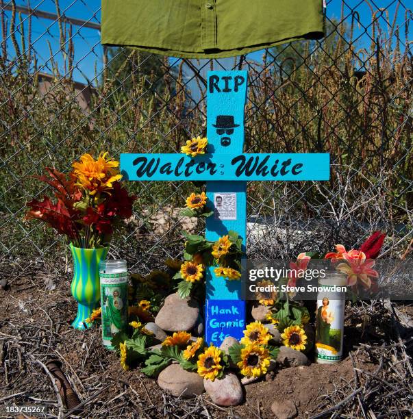 Breaking Bad fans have erected a descanso or roadside memorial outside an abandoned wood mill in Albuquerque, New Mexico. The old mill served as the...