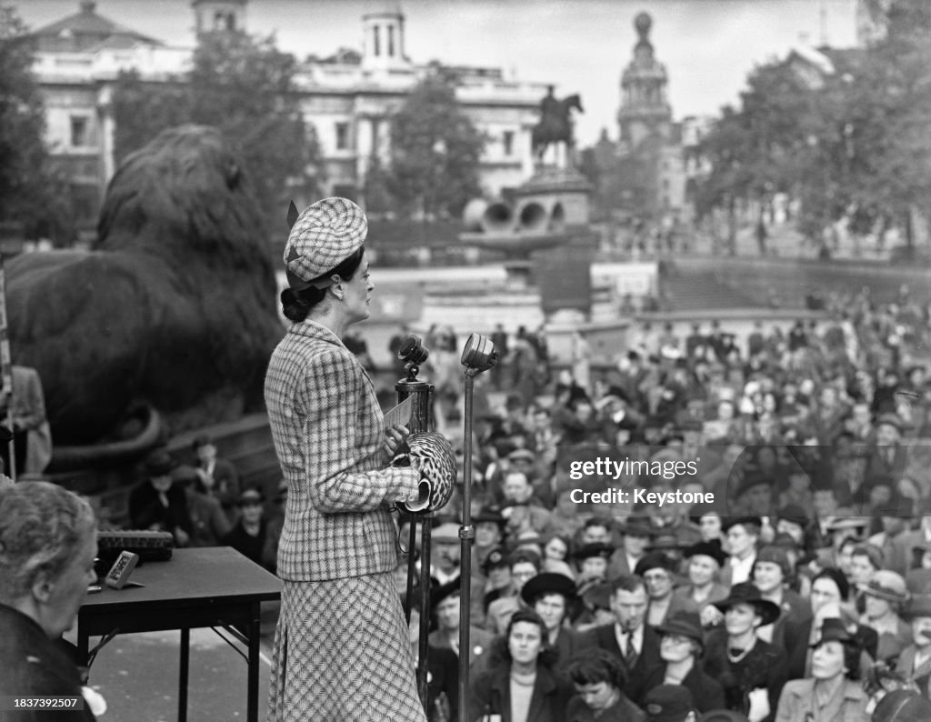 Harriet Cohen Speaks at Women's Demo