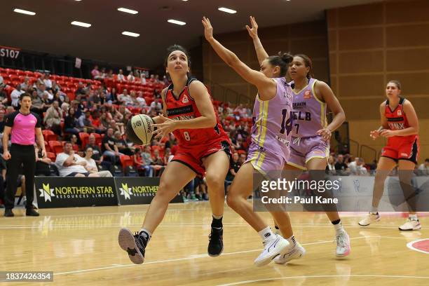 Alexandra Ciabattoni of the Lynx goes to the basket during the WNBL match between Perth Lynx and Melbourne Boomers at Bendat Basketball Stadium, on...