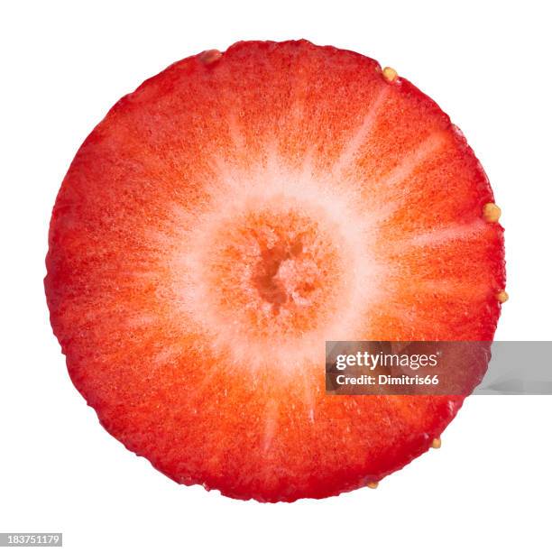 strawberry teile auf weiß - querschnitt stock-fotos und bilder