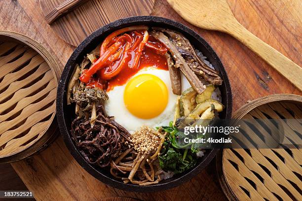 bi bim bap - korean food stockfoto's en -beelden