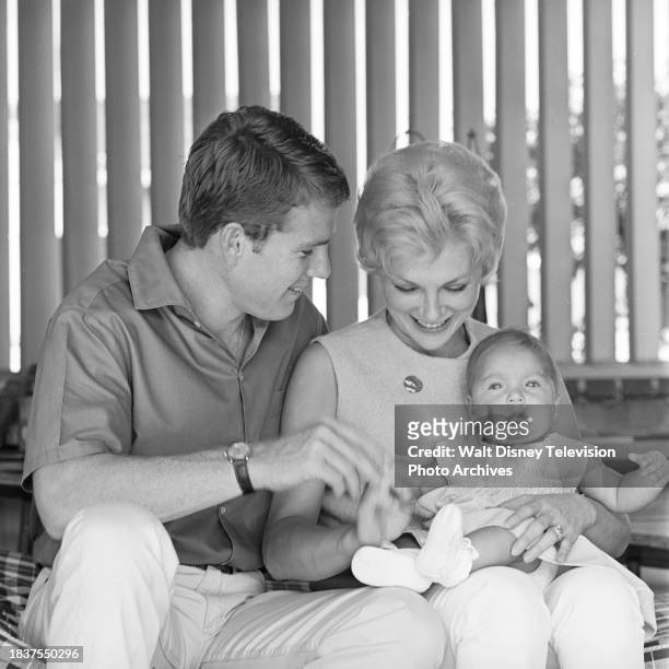 Los Angeles, CA Ryan O'Neal, Joanna Moore, Tatum O'Neal at home during the making of the ABC tv series 'Payton Place', 'Home Layout'.