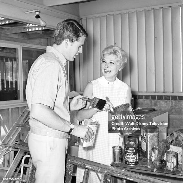 Los Angeles, CA Ryan O'Neal, Joanna Moore at home during the making of the ABC tv series 'Payton Place', 'Home Layout'.