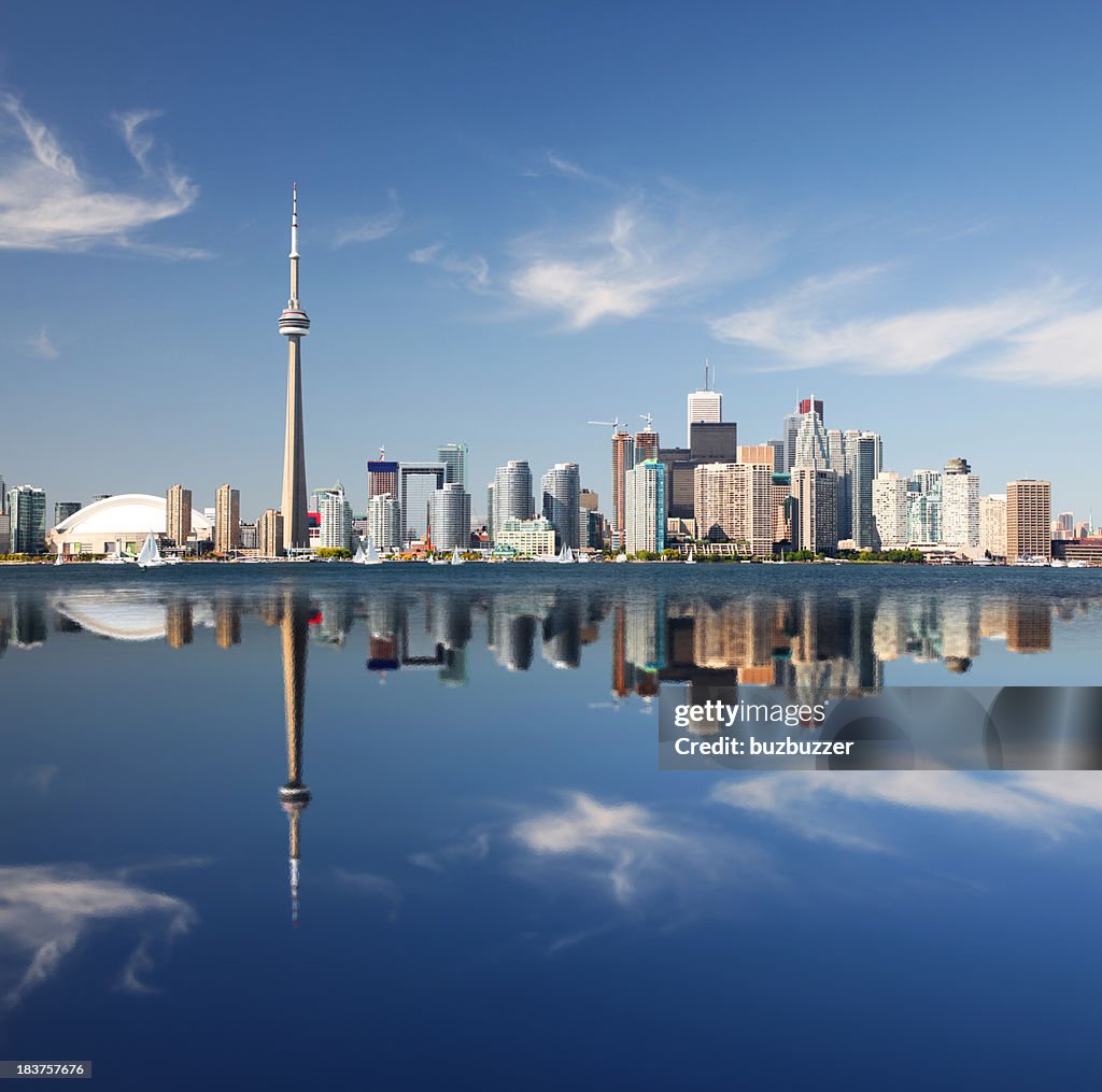 Metropolitan Toronto City Reflexion