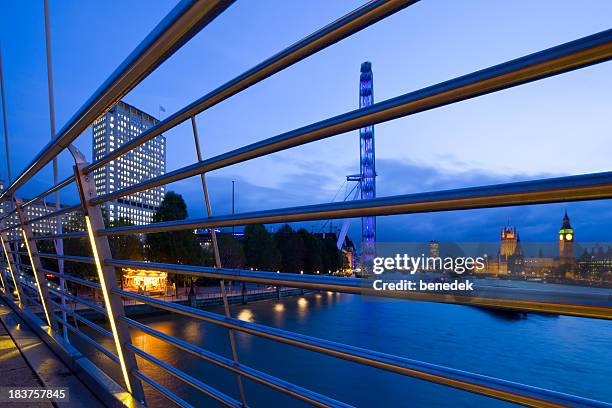 London Bridge Railing Steel Railings Photos and Premium High Res Pictures - Getty Images