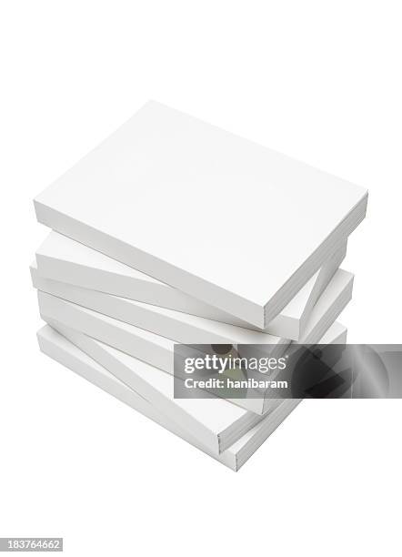 libri isolato su bianco con percorso clip - libro in brossura foto e immagini stock