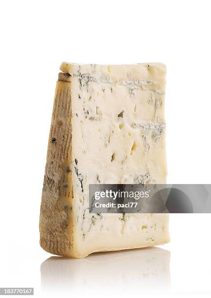 piece of gorgonzola cheese (clipping path) - gorgonzola stockfoto's en -beelden