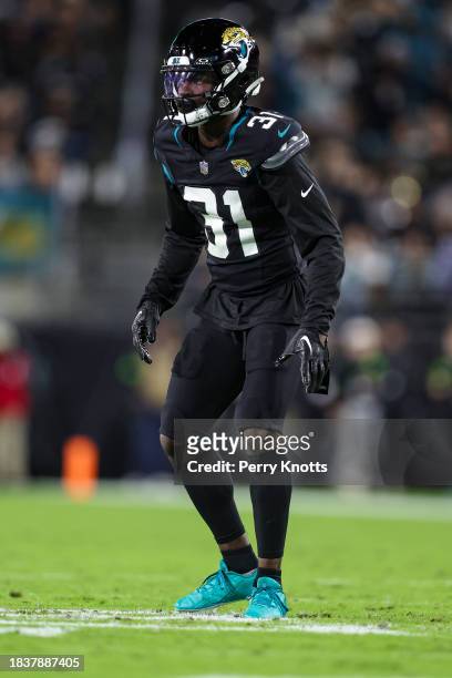 Darious Williams of the Jacksonville Jaguars defends in coverage during an NFL football game against the Cincinnati Bengals at EverBank Stadium on...