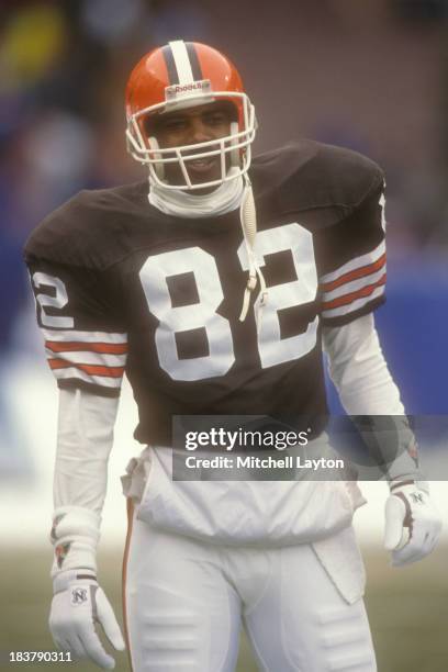 Ozzie Newsome of the Cleveland Browns looks on before a football game against the Houston Oilers on October 29, 1989 at Cleveland Stadium in...