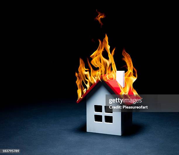 burning house - burning house stock pictures, royalty-free photos & images