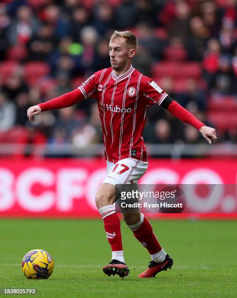 Mark Sykes of Bristol City runs with the ball during the Sky Bet Championship match between Bristol City and Norwich City at Ashton Gate on December...