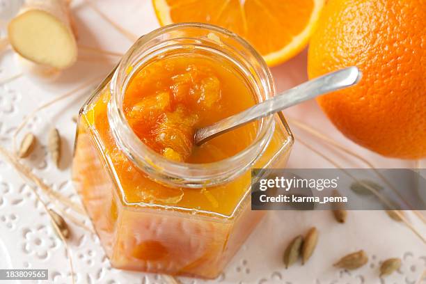 marmellata di arancia amara - marmellata di agrumi foto e immagini stock
