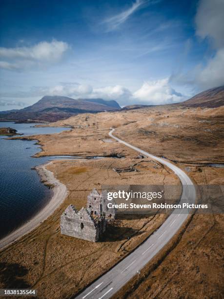 calda house ruin on loch assynt - scotland - ardvreck castle stock pictures, royalty-free photos & images