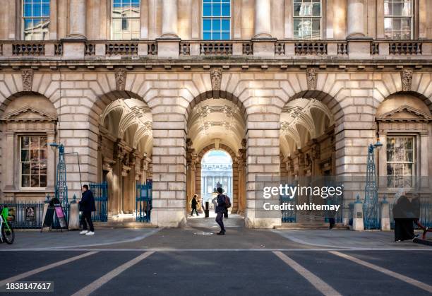 arches at somerset house, london - museum entrance hall stock pictures, royalty-free photos & images