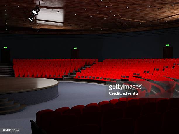 salón vacío asientos con montaje tipo auditorio - music halls fotografías e imágenes de stock