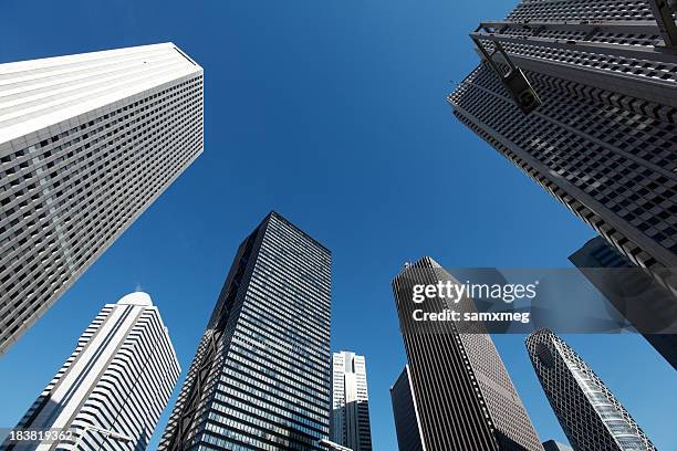 新宿の超高層ビル - low angle view ストックフォトと画像