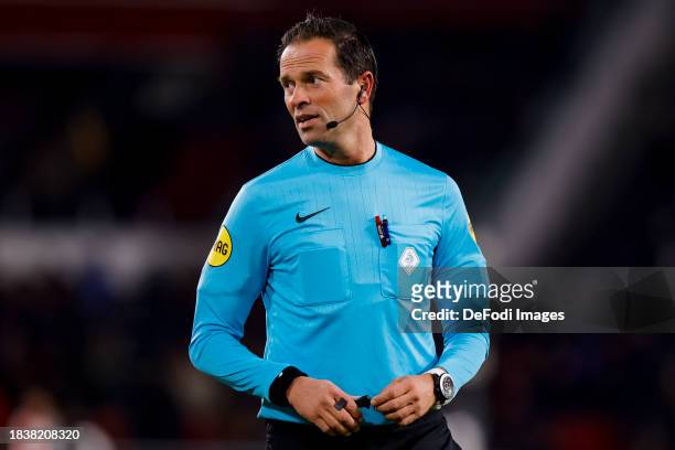 Referee Bas Nijhuis looks on during the Dutch Eredivisie match between PSV Eindhoven and sc Heerenveen at Philips Stadion on December 7, 2023 in...