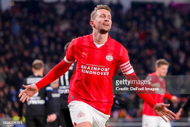 Luuk de Jong of PSV Eindhoven scores the 2-0 celebrating his goal during the Dutch Eredivisie match between PSV Eindhoven and sc Heerenveen at...