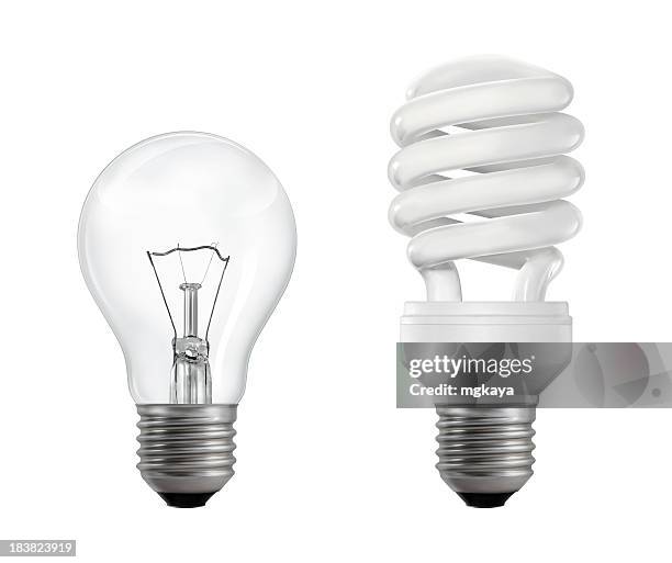 glühfaden und fluoreszierend lightbulbs - energy efficient lightbulb stock-fotos und bilder