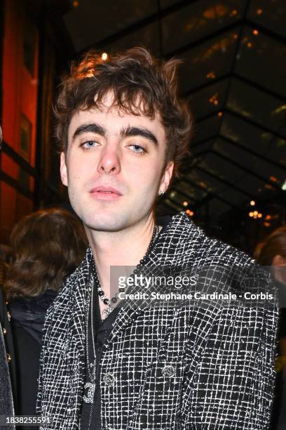 Lennon Gallagher attends the CHANEL Metiers D'Art Show on December 07, 2023 in Manchester, England.