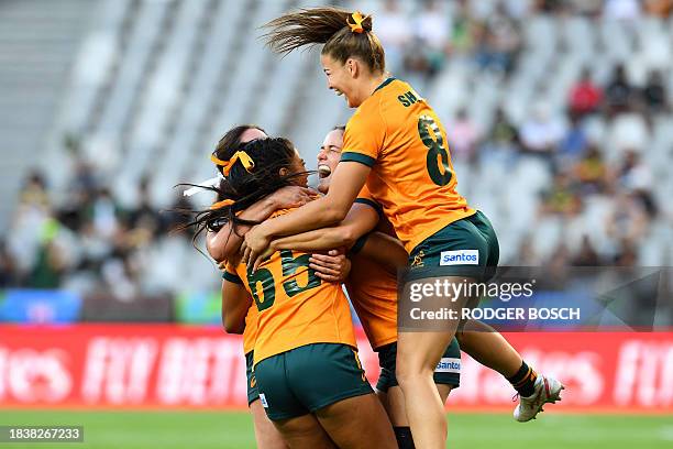 Women Rugby Sevens Ruck 1,432 Hsbc World Rugby Womens Sevens Series Photos & High Res Pictures ...