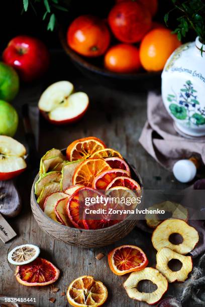 fresh organic fruit chips - red delicious apple stock pictures, royalty-free photos & images