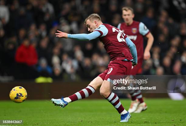 Jarrod Bowen of West Ham United scores his team's first goal during the Premier League match between Tottenham Hotspur and West Ham United at...