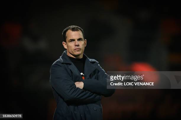 Lorient's French head coach Regis Le Bris attends the French L1 football match between FC Lorient and Olympique de Marseille at the Moustoir stadium...