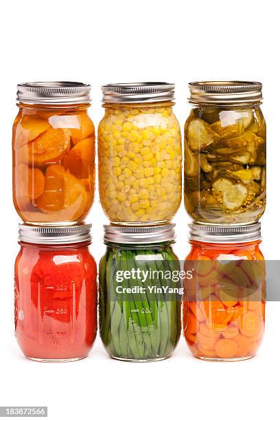 aliment en boîte en verre contenant un pot de conservation des aliments, légumes marinés canning - carrot stock photos et images de collection