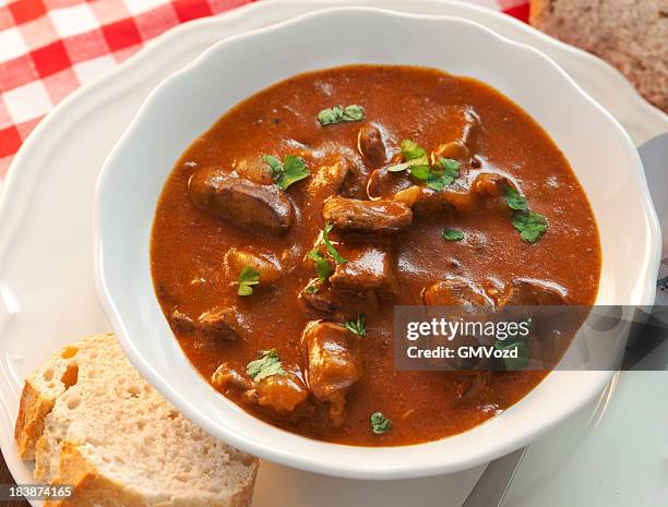 goulash - sudderen stockfoto's en -beelden