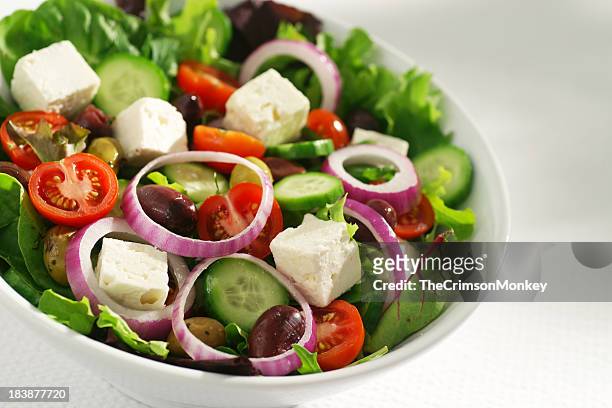 griechischer salat - griechischer salat stock-fotos und bilder