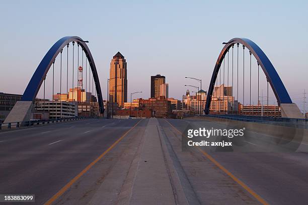 enter des moines - iowa stock pictures, royalty-free photos & images