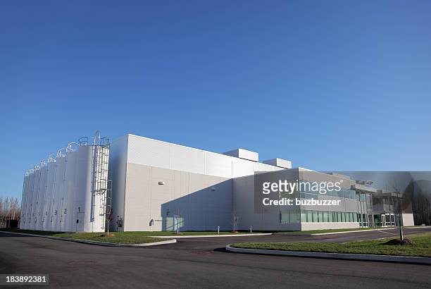 large manufacturing plant - factory stockfoto's en -beelden