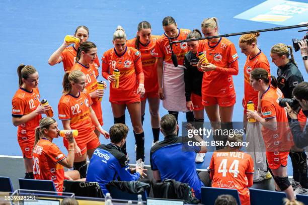 Handball Halftime Handball Girl Photos and Premium High Res Pictures - Getty Images