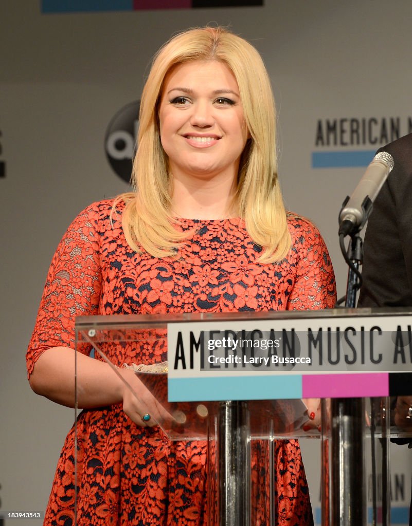 2013 American Music Awards Nominations Press Conference