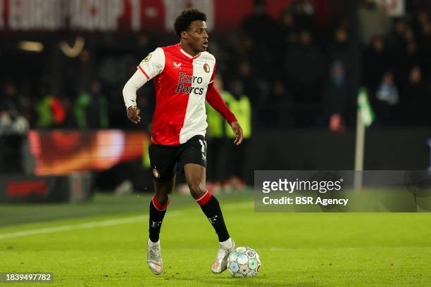 Javairo Dilrosun of Feyenoord runs with the ball during the Dutch Eredivisie match between Feyenoord and FC Volendam at Stadion Feijenoord on...