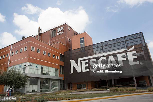 64 Operations At A Nestle Chocolate Plant Stock Photos High Res 64-operations-at-a-nestle-chocolate-plant-stock-photos-high-res