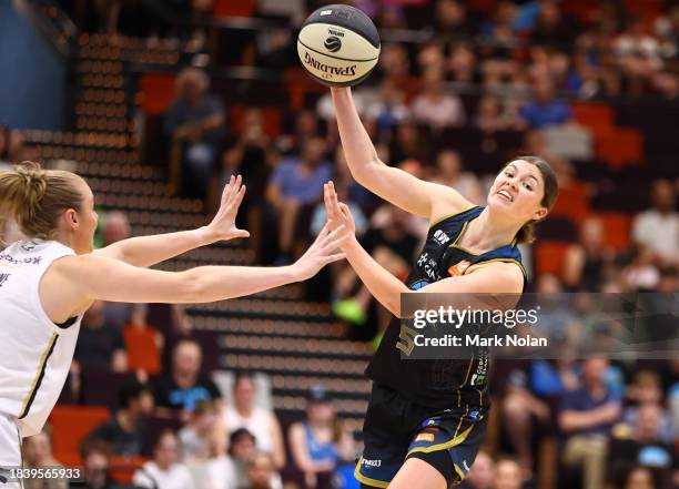 Jade Melbourne of the Capitals in action during the WNBL match between UC Capitals and Sydney Flames at National Convention Centre, on December 08 in...